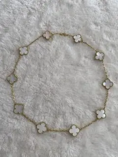 クローバー型ネックレス