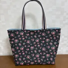 ハンドメイド　キャスキッドソン　トートバッグ　ブラック地に小花柄