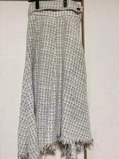 ホワイト系ツイードフレアスカート　スナイデル　SNIDEL 残り２日！