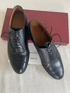 美品　BALLY ブラック ウィングチップ シューズのサムネイル
