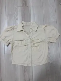 半袖ブラウス