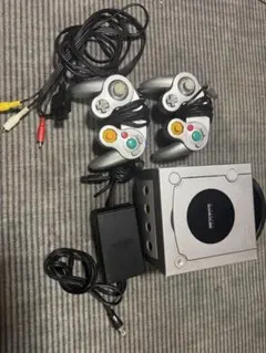 Nintendo GameCube シルバー 本体 コントローラー2個付き