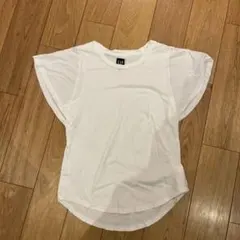【美品】GAP 袖が特徴的な Tシャツ