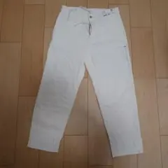 UNIQLO ユニクロ　リラックスアンクルジーンズ　白　デニムパンツ