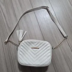 ホワイトショルダーバッグ 合成皮革 キルティング