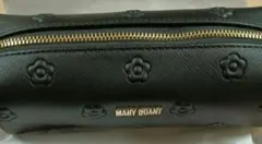新品 MARY QUANT シンプルエンボスデイジースクエアペンケース ブラック