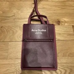 超メルカリ市限定価格Acne Studios バーガンディ ショルダーバッグのサムネイル