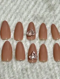 PRESS ON NAILS アーモンド型ネイルチップ 30個入り