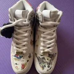 Supreme × Nike SB Dunk High 