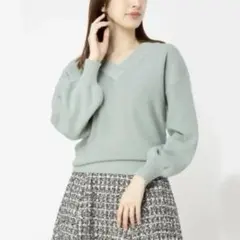 BE RADIANCE Vネックニットプルオーバー グリーン
