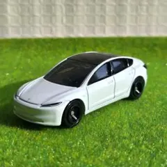TESLA Model 3　トミカ　No.98　ミニカー　箱なしのサムネイル