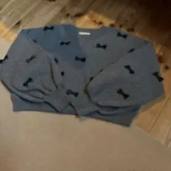 美品　リボン付きトレーナー