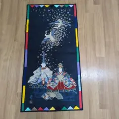 雛祭りデザインの布製インテリア