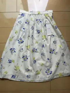 花柄フレアスカート ひざ丈