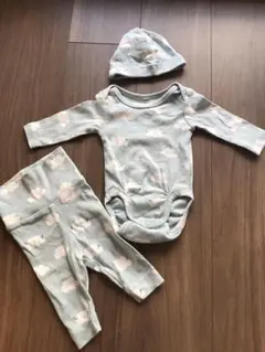 H&M エイチアンドエム　雲柄ロンパース、ズボン、帽子