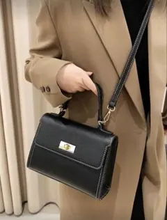 ブラックレザーショルダーバッグ　ハンドバッグ
