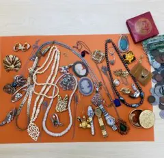 【遺品整理】アクセサリー・レディース腕時計(不動)・古銭・外国銭・財布おまとめ