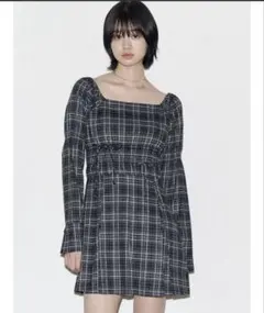 EMODA エモダ 2WAYショルダーギャザーワンピースのサムネイル