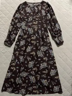 お値下げ!! 美品ナチュラルクチュール 可愛い花柄長袖ロングワンピース 裏地あり