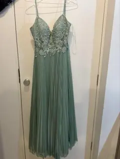 ミントグリーン刺繍スリーブレスロングドレス