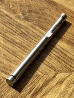 【貴重/未使用】Dyson ダイソンシルバーボールペン　非売品のサムネイル