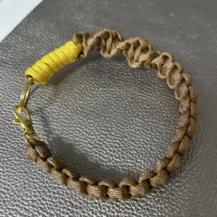 スマホストラップ　ハンドメイド　パラコード　コヨーテブラウン×イエロー