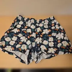 UNIQLO花柄 ネイビー ショートパンツのサムネイル