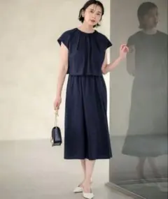 現行品23区【接触冷感/洗える】ストレッチラミータフタ ワンピース ネイビーのサムネイル