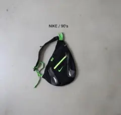 90s NIKE ワンショルダーバッグ　スリングバッグ　古着Y2K希少　グリーンのサムネイル
