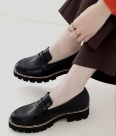 新品　軽量　厚底　レザートラックソールコインローファー　ブラック