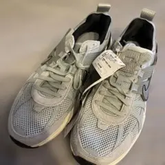 Nike v2kラン　スニーカー FN6703-003 グレー　28.0