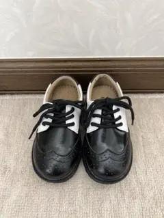 【ほぼ未使用】キッズシューズ　レザー　ブラック　ホワイト　男の子