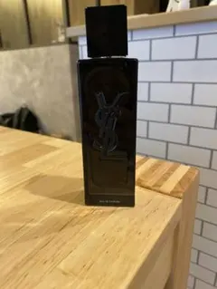 イヴ・サンローラン MYSLF オーデパルファム