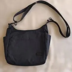packsafe ショルダーバッグ　黒　CS100