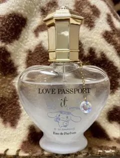 LOVE PASSPORT it Cinnamoroll 香水のサムネイル