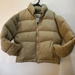 ベージュ ダウンジャケット