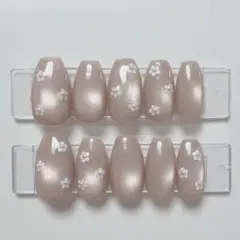 【現品】ネイルチップ 韓国風 マグネット シンプル 花 ピンクベージュ 大人