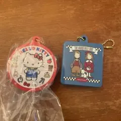 サンリオ　クッキー缶チャーム　2種類　ハローキティ　ザ　ボードビルデュオ