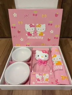 サンリオ✖️ハローキティ 保温ボトル ギフトセット 新品 箱付き サンリオ✖️ハローキティ 保温ボトル ギフトセット 新品 箱付き