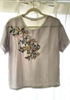 ZARA 薄グレー色 刺繍入りTシャツ Sサイズ 美品