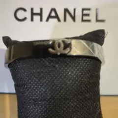 CHANEL ロゴバングル シルバー ブラックノベルティ