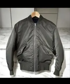 UNIQLO UのリバーシブルMA-1！Sサイズ　ネイビー×カーキ　中綿ブルゾン