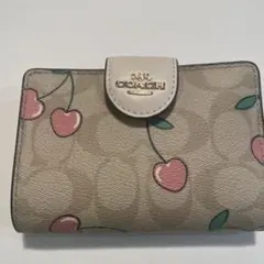 COACH 財布　チェリー柄