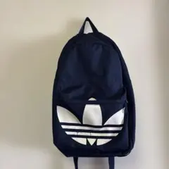 adidas ネイビー リュック