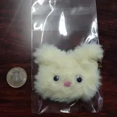 ハンドメイド　ネコ　ふわふわモール　キーホルダー