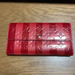 ルイヴィトン ヴェルニ ポルトフォイユ　サラ　長財布のサムネイル