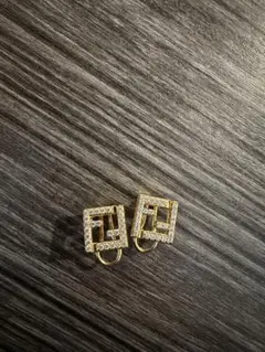 ダイヤモンド風ピアス