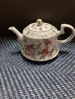 中国清朝同治年製お碗、花虫柄 A famille-rose 'bajixiang' bowl, Mark and period of Guangxu