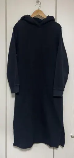 ユニクロ　UNIQLO ブラック　フード付き ワンピース　長袖