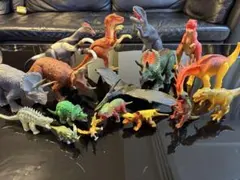 恐竜フィギュア 15体セット　 ティラノサウルス、トリケラトプス、その他